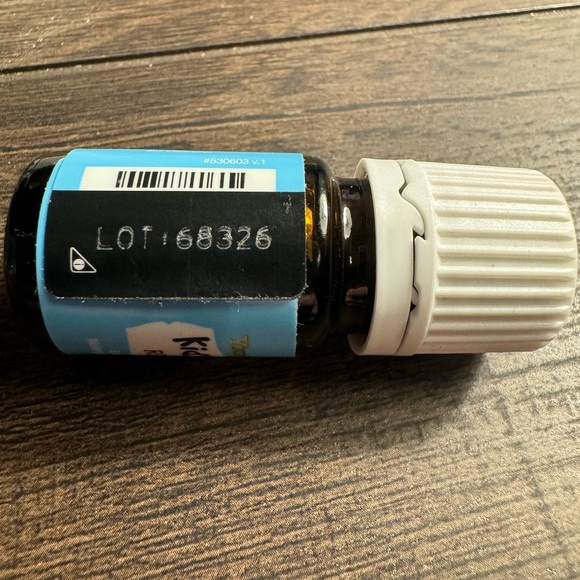 Young Living Kidscents Refresh Essential Oil 5 ml - Picture 2 of 2